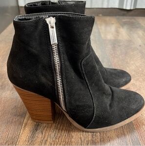 Shoedazzle women’s booties size 7